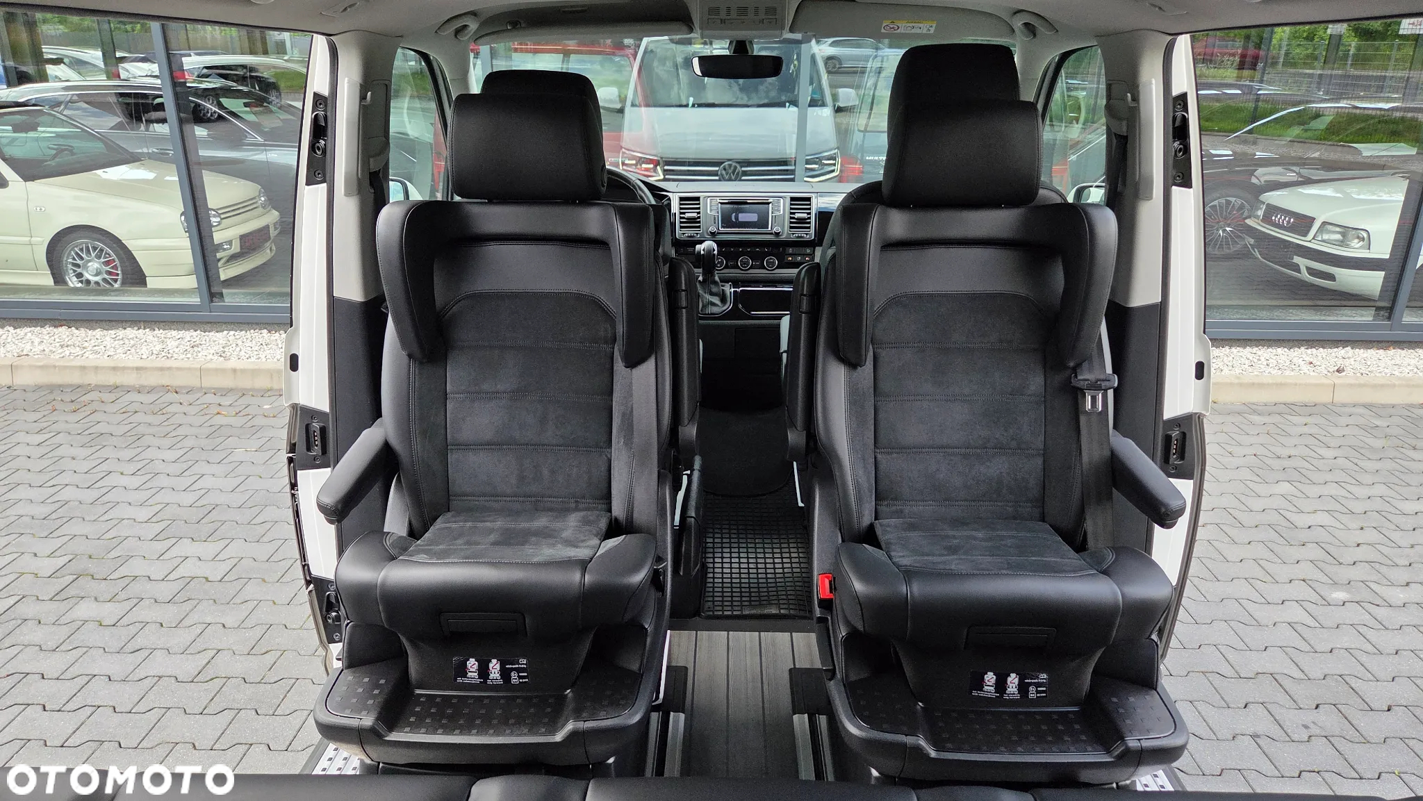 Volkswagen Multivan 2.0 BiTDI L1 Highline 4Motion DSG - 25