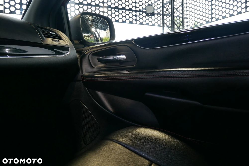 Dodge Grand Caravan - 19