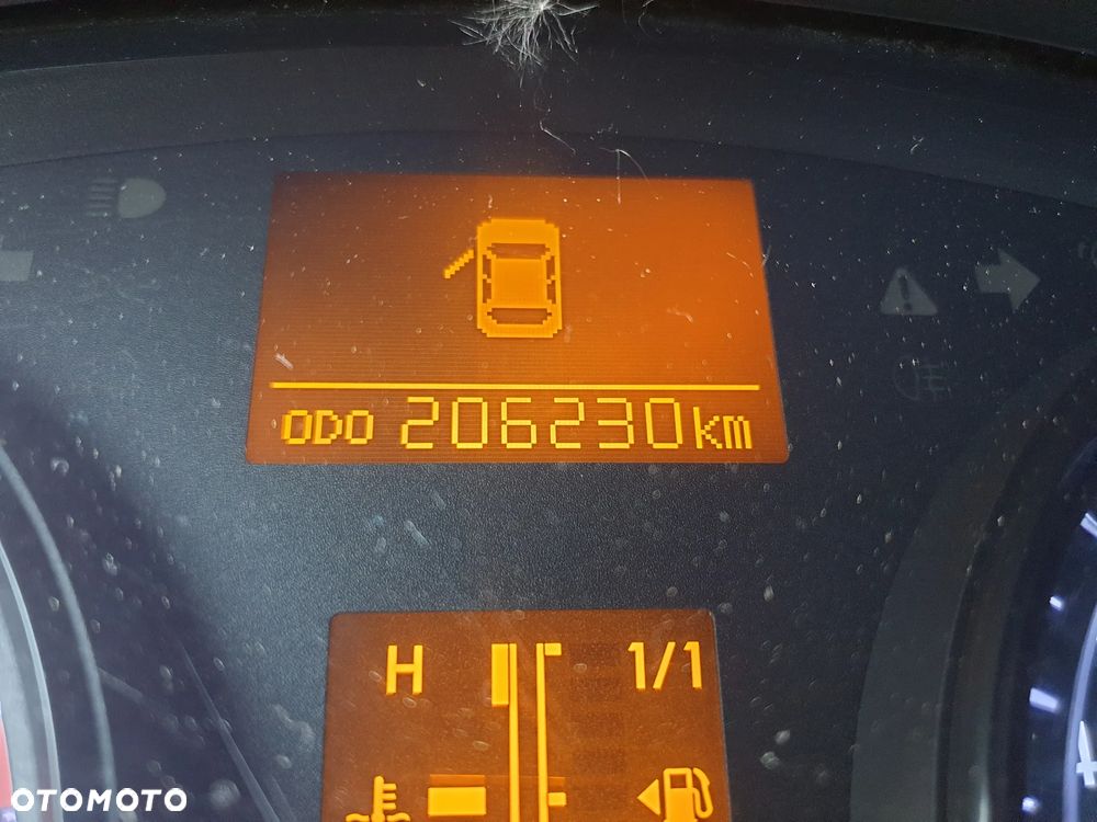 Toyota Avensis - 9