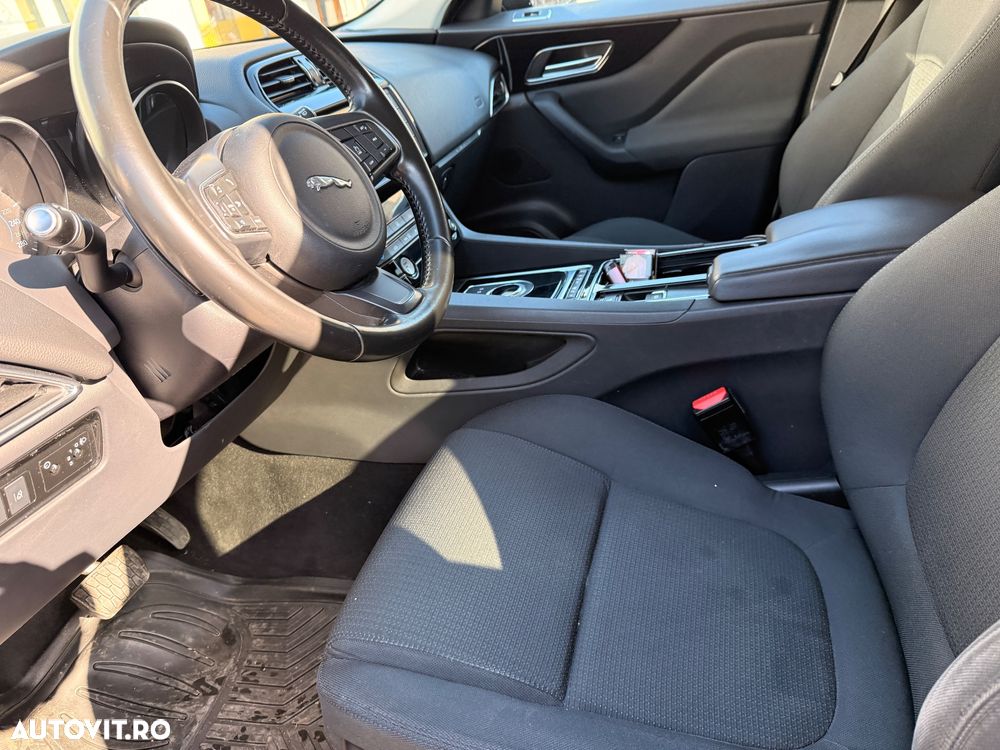 Jaguar F-Pace 20d AWD Aut. Pure - 9