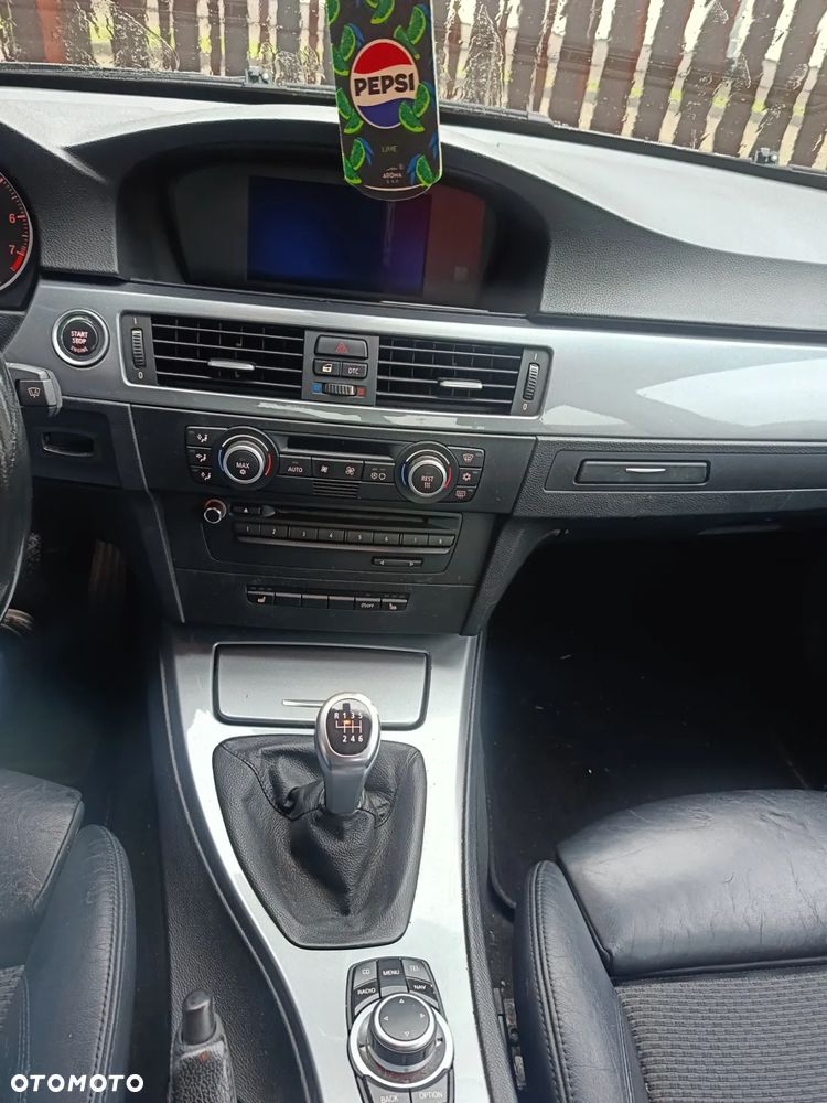 BMW Seria 3 320i - 7