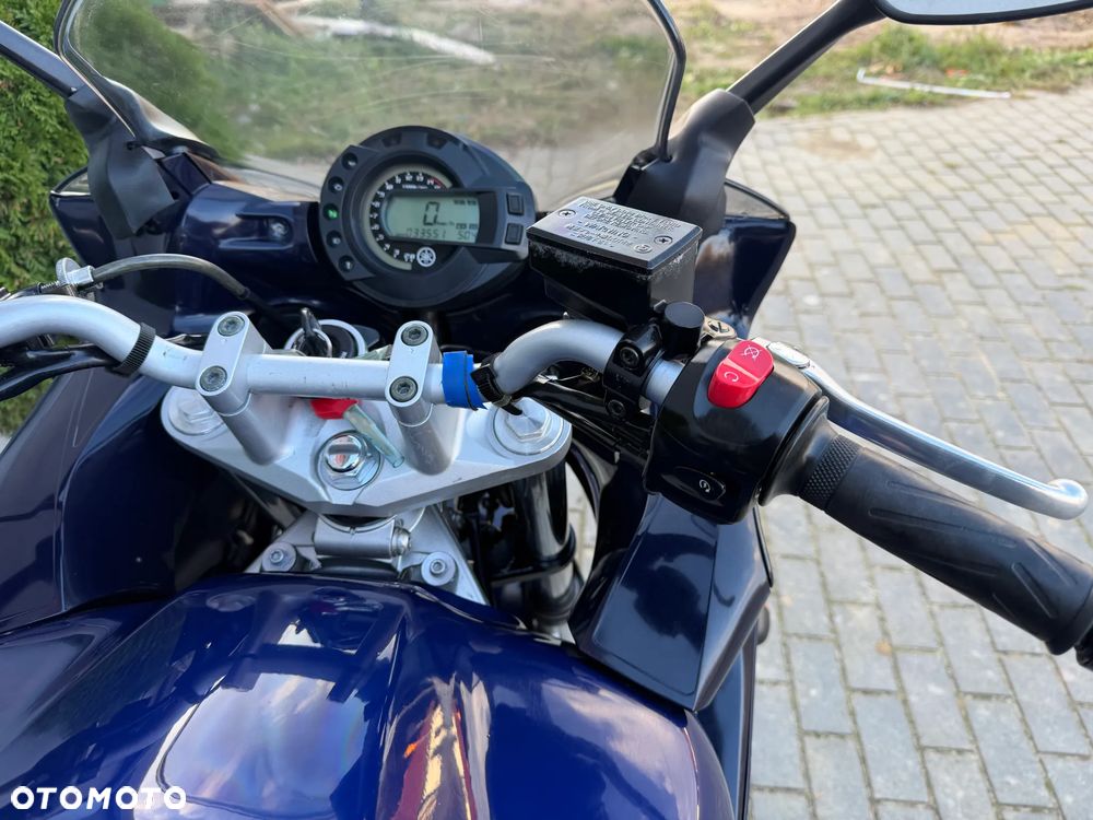 Yamaha FZ - 27