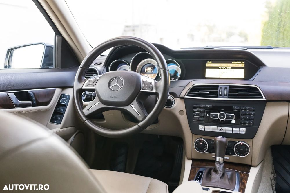 Mercedes-Benz C 220 CDI DPF (BlueEFFICIENCY) 7G-TRONIC Elegance - 13