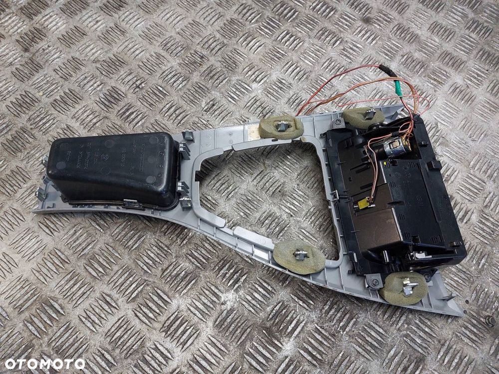 RAMKA KONSOLI ŚRODKOWA BMW E90 7078571 7118034 - 4