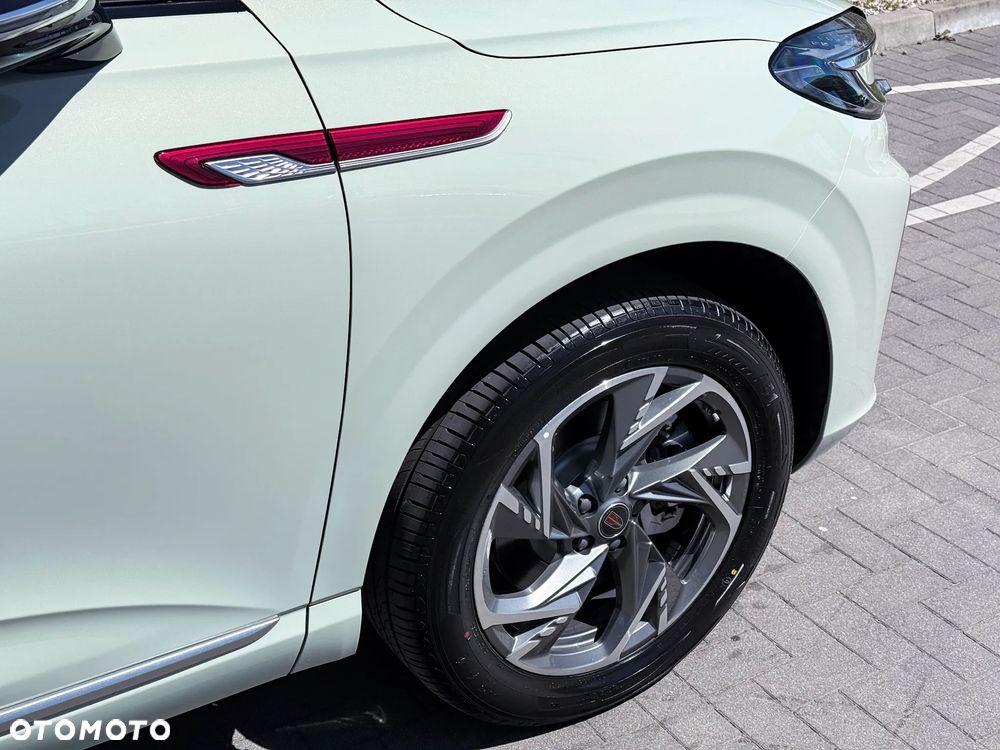 Hongqi HS3 1.5T FWD - 10