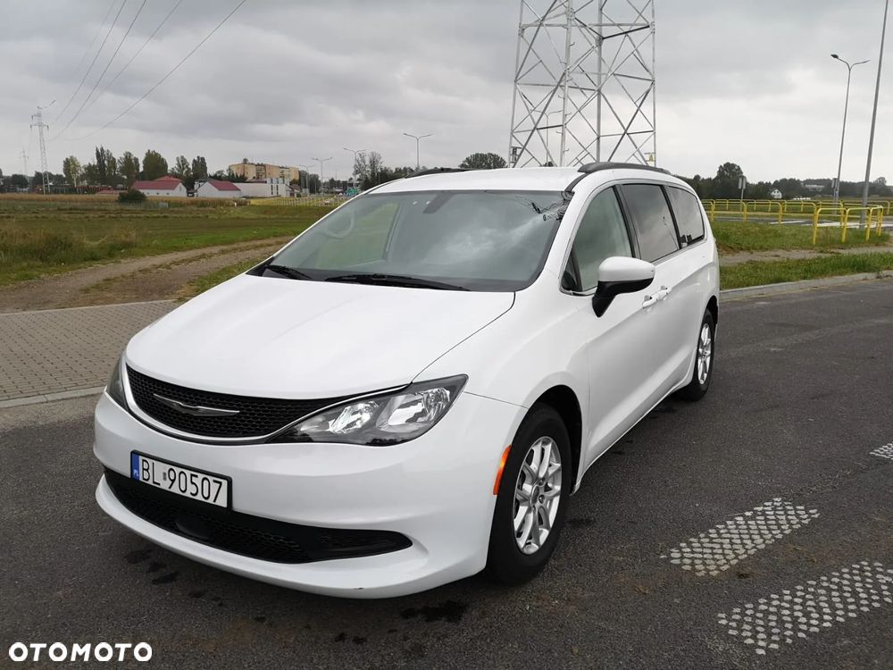 Chrysler Pacifica - 2