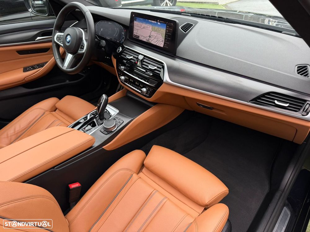 BMW 520 e Pack M - 21