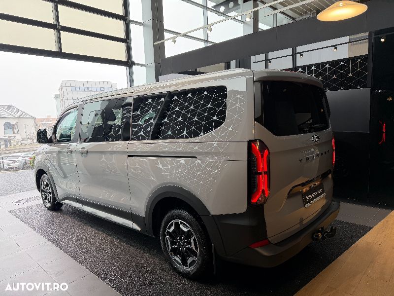 Ford Tourneo Custom - 8