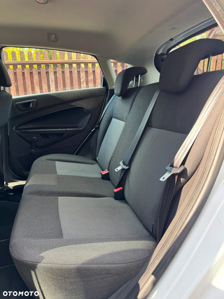 Ford Fiesta 1.25 Silver X (Ambiente) - 27