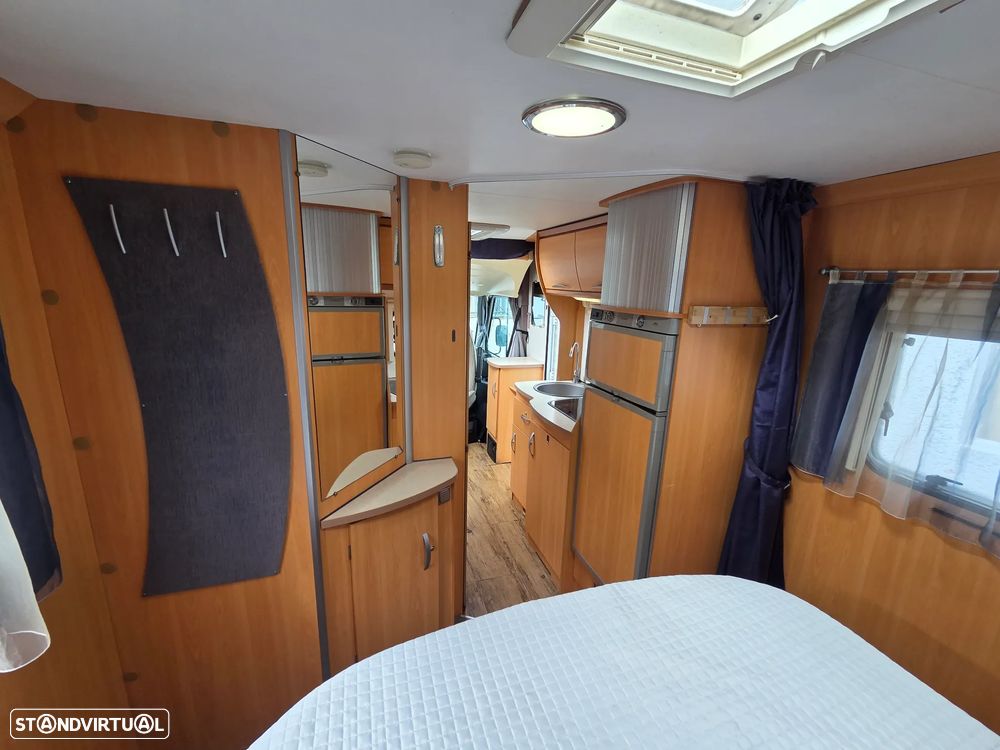 Pilote Aventura 730G Cama Central Frigo Grande - 14