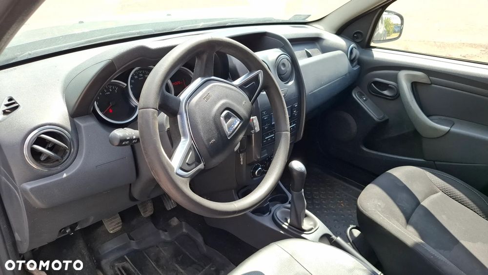 Dacia Duster 1.6 SCe S&S - 10