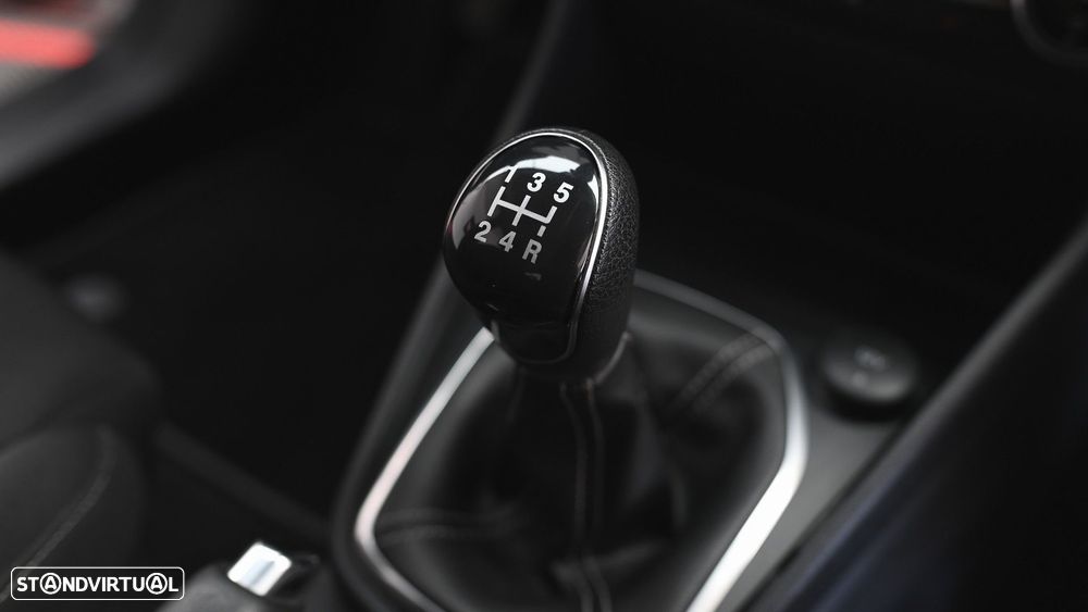 Ford Fiesta 1.1 S&S TITANIUM - 35
