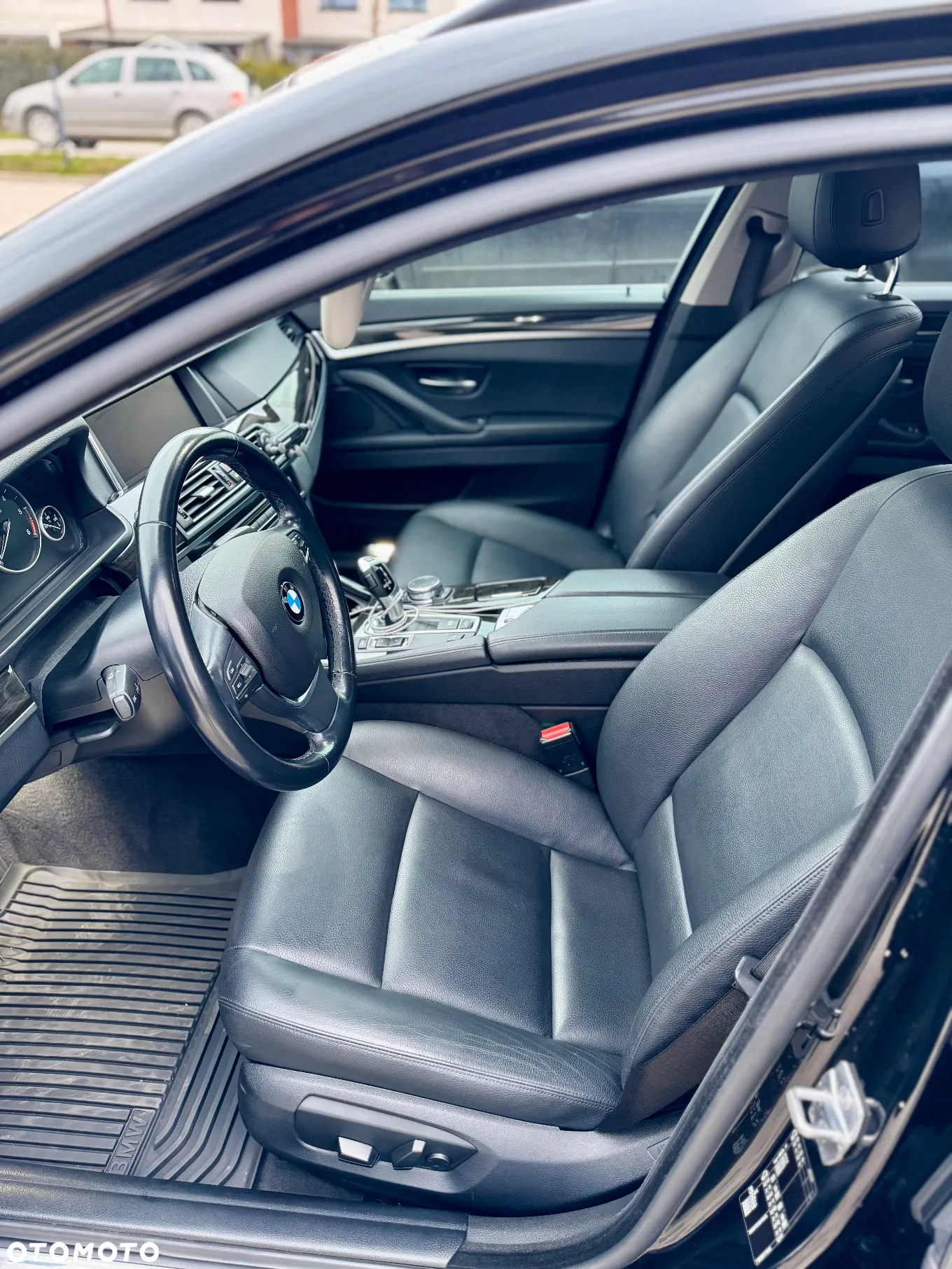 BMW Seria 5 520d Luxury Line - 9
