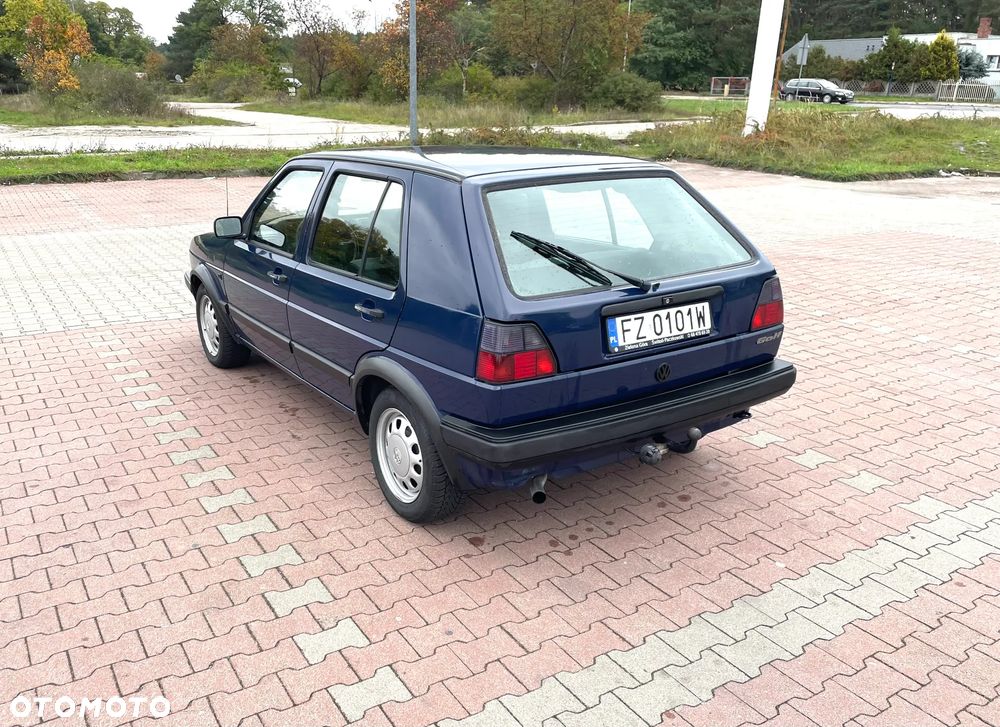 Volkswagen Golf 1.6 CL TDLLK TD - 10