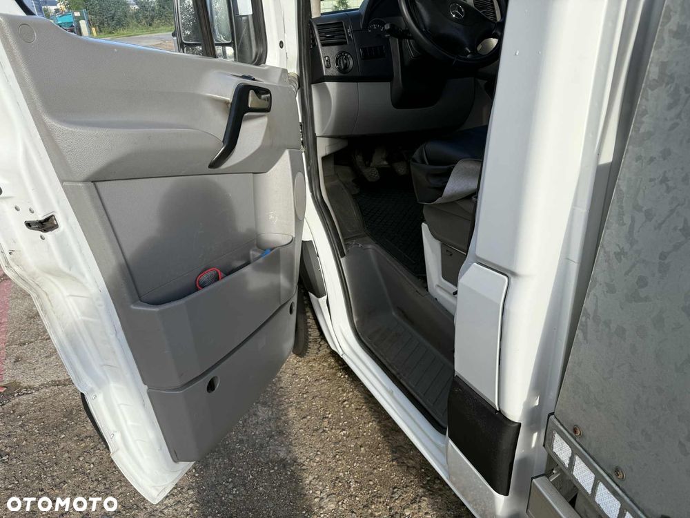 Mercedes-Benz Sprinter - 10