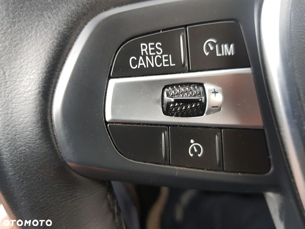 BMW X3 sDrive18d Business Edition - 28