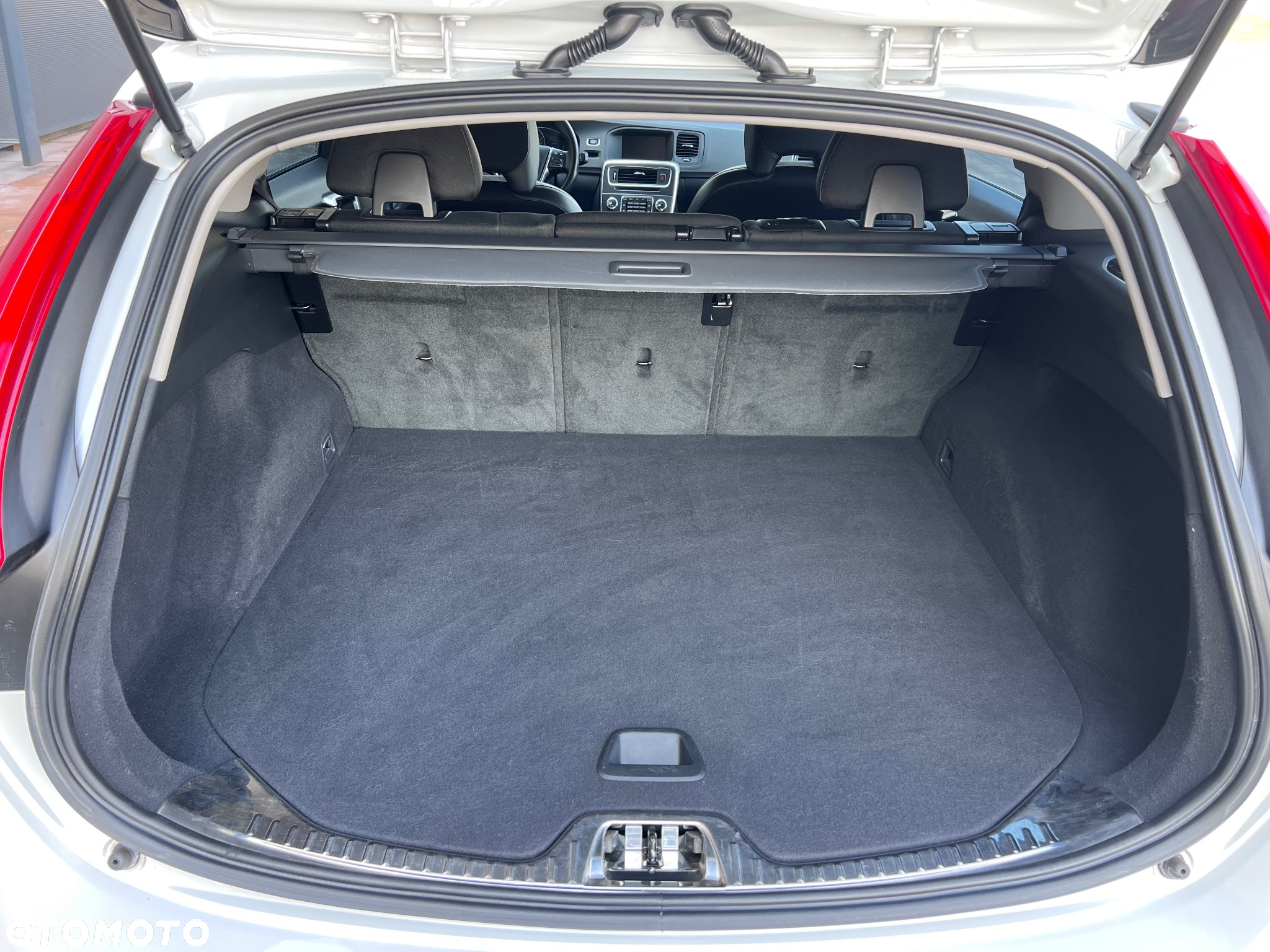 Volvo V60 Cross Country D4 Drive-E Momentum - 32