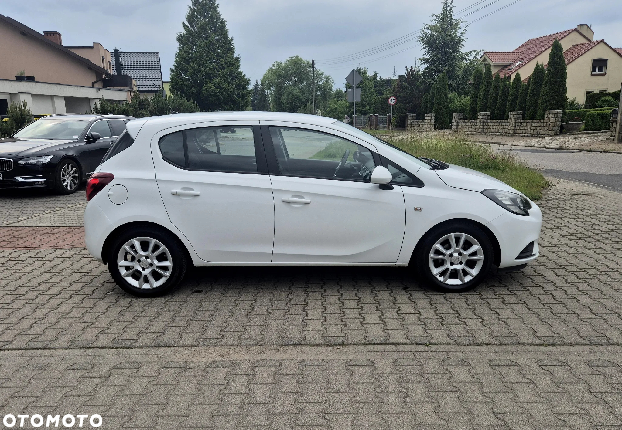 Opel Corsa 1.2 16V Essentia - 2