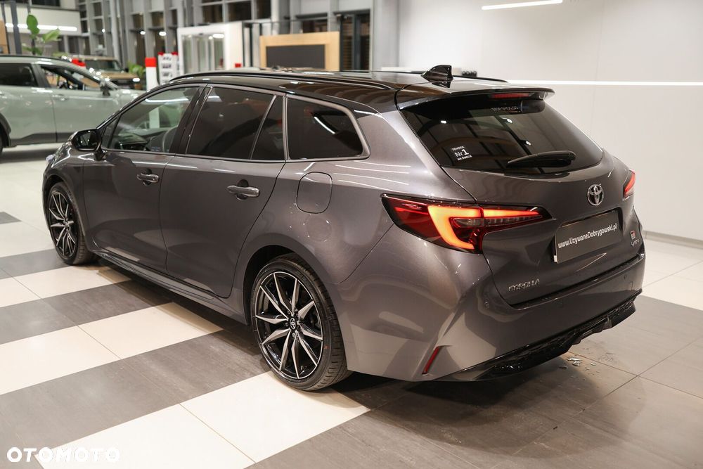 Toyota Corolla 2.0 Hybrid GR Sport Dynamic - 4