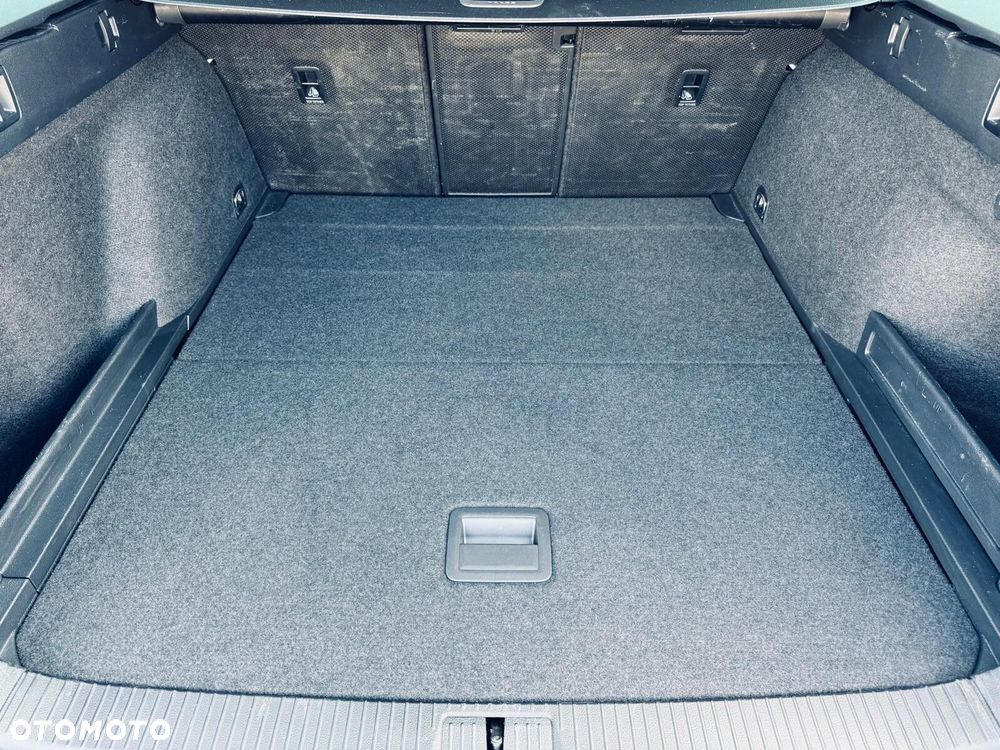 Volkswagen Passat - 10