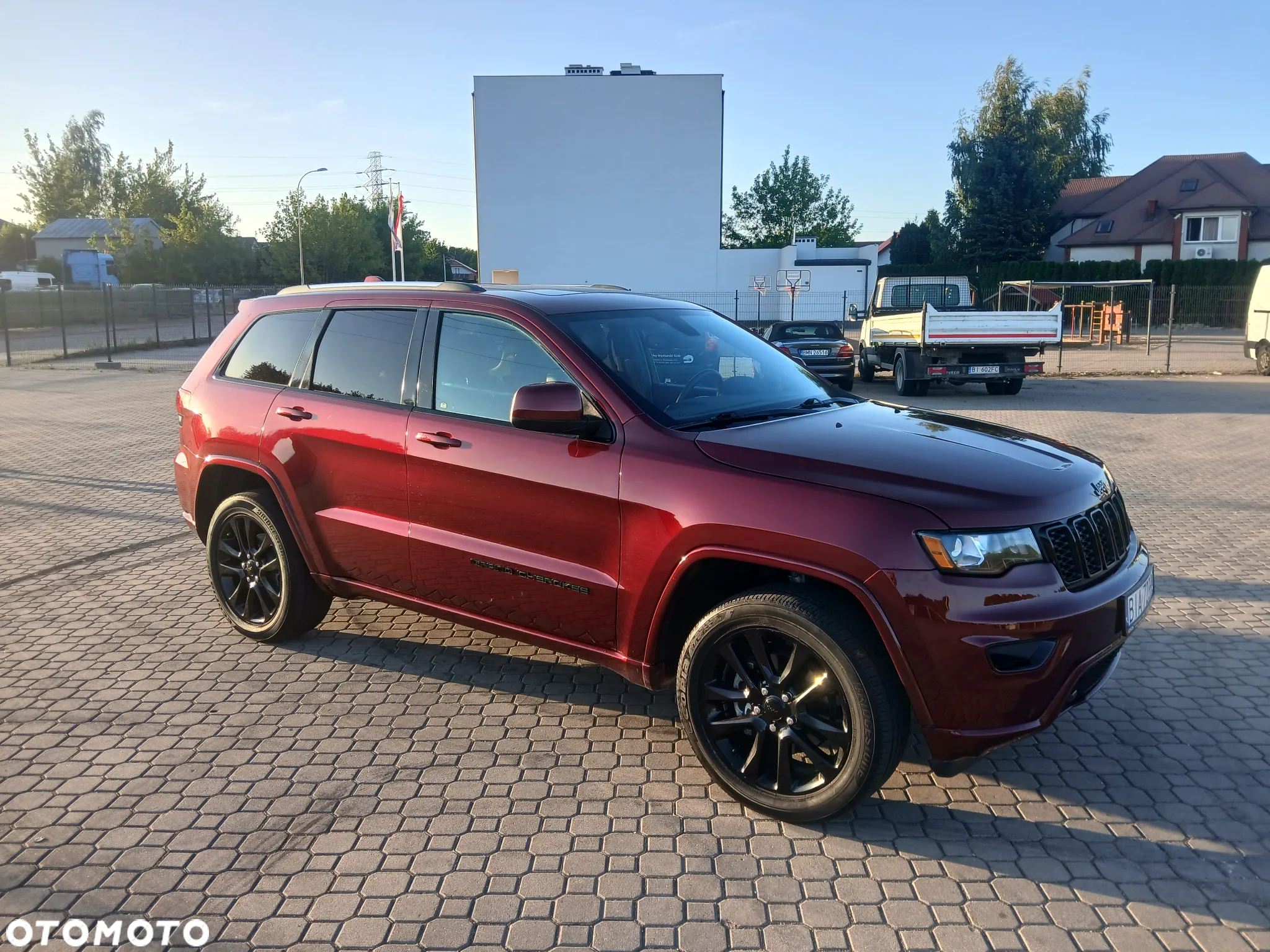 Jeep Grand Cherokee - 12