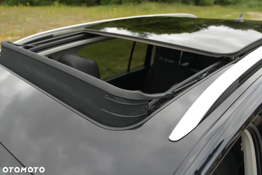 Volkswagen Touran 2.0 TDI SCR Highline - 35