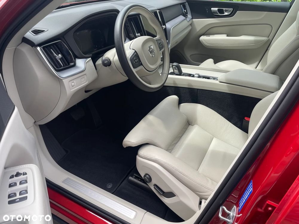 Volvo XC 60 B4 D AWD Momentum Pro - 14