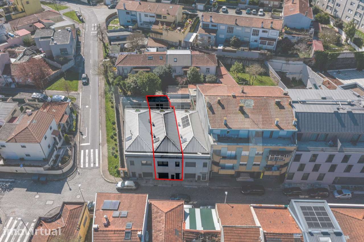 Moradia T3 com pátio, anexos e garagem em Paranhos - Porto - Grande imagem: 2/60