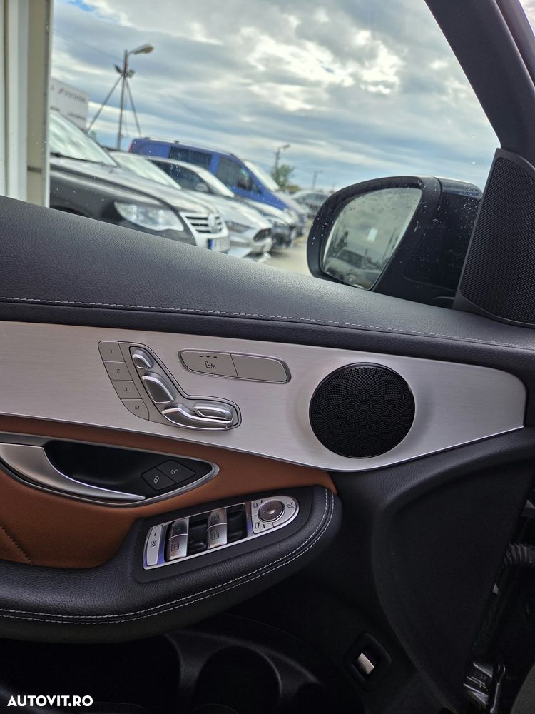 Mercedes-Benz GLC Coupe 300 4Matic 9G-TRONIC AMG Line - 23