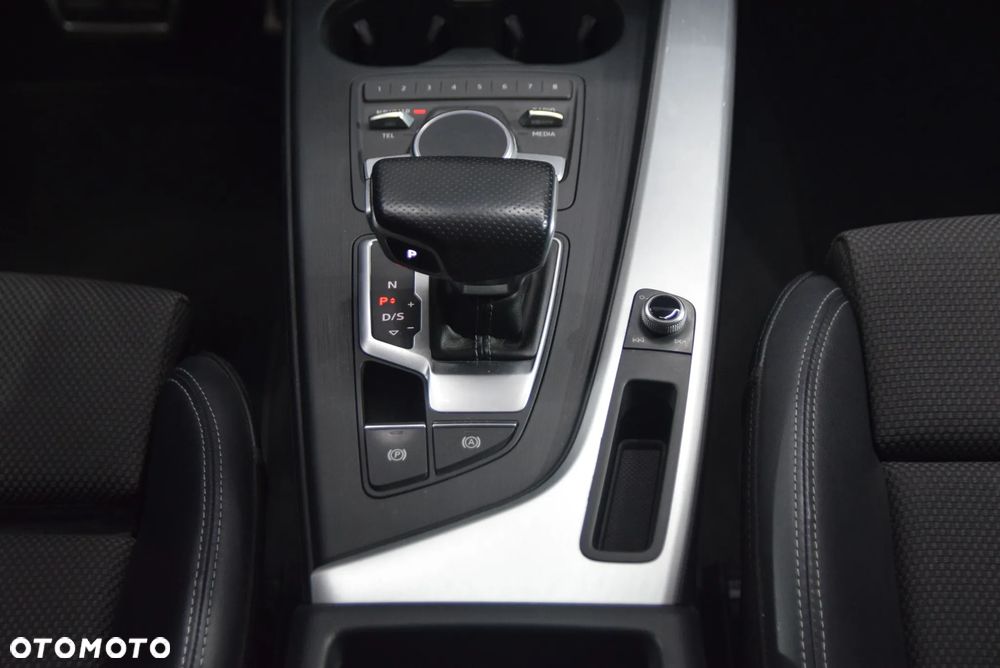 Audi A4 Limousine 40 TFSI S tronic S line - 25