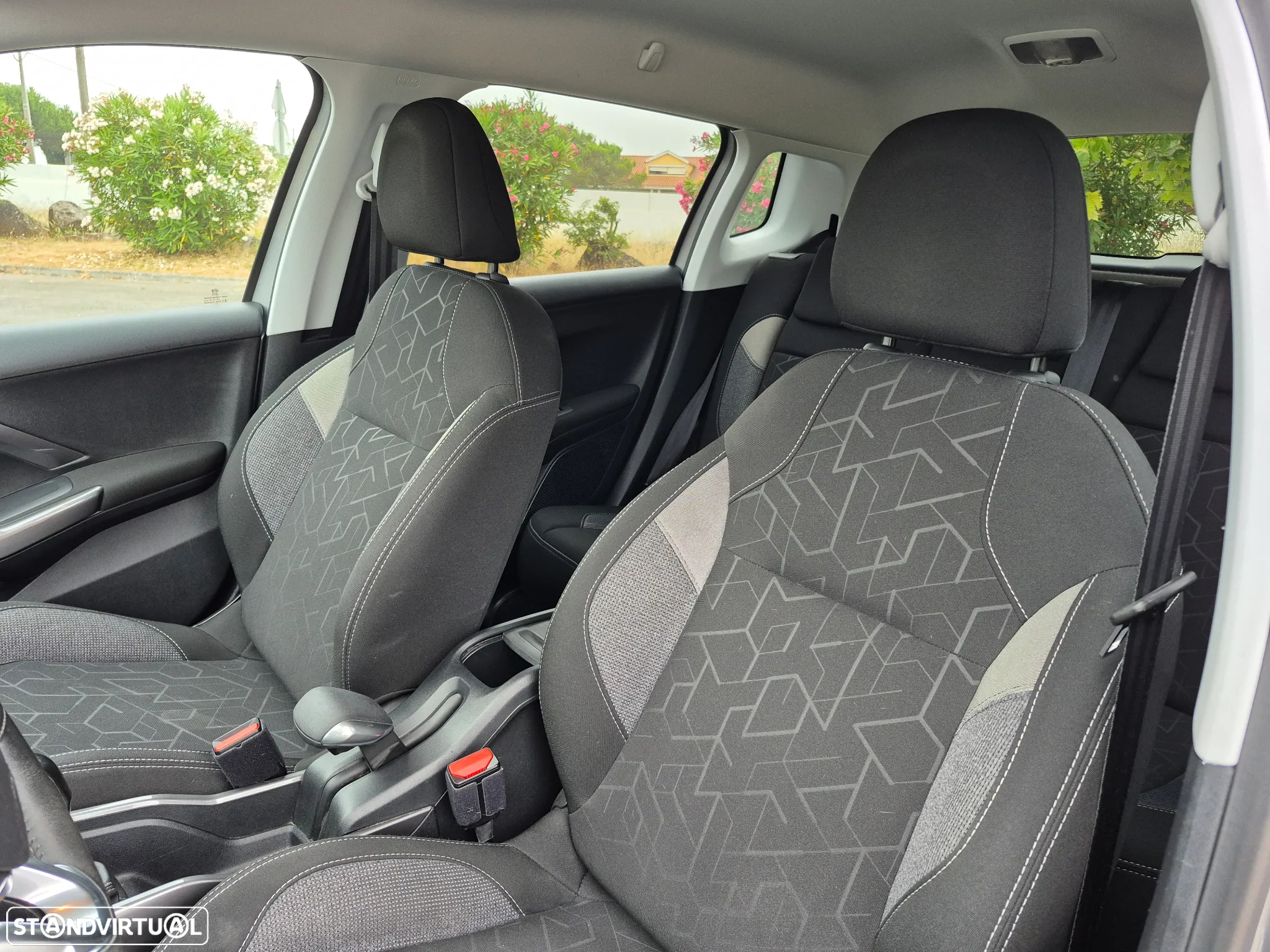 Peugeot 2008 1.2 PureTech Style - 13