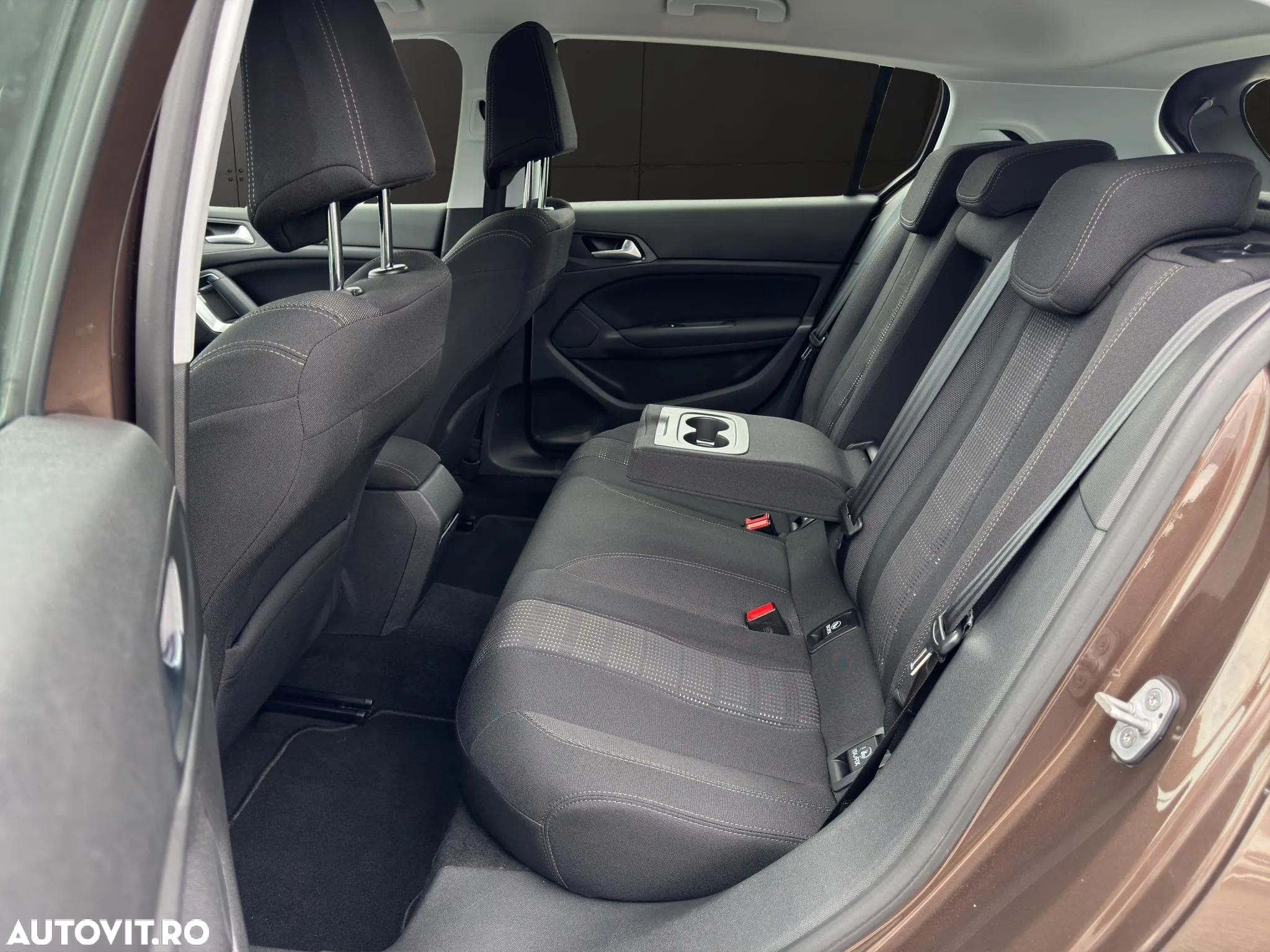 Peugeot 308 1.2 L PureTech Turbo Allure Aut. - 8