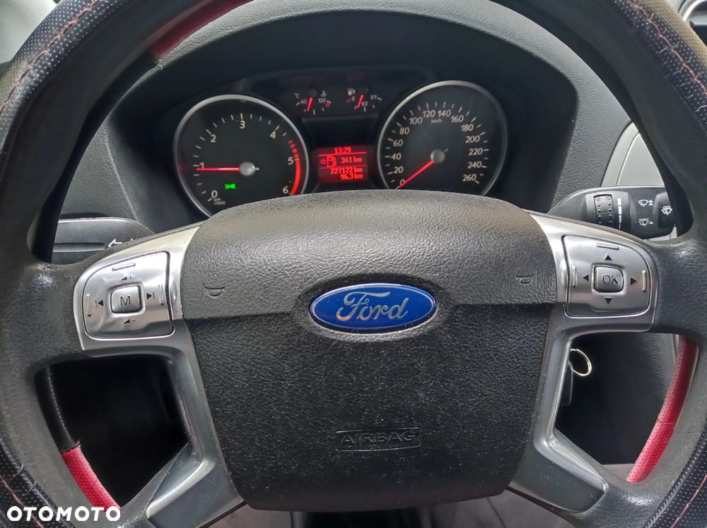 Ford Mondeo 1.8 TDCi Ghia X - 14