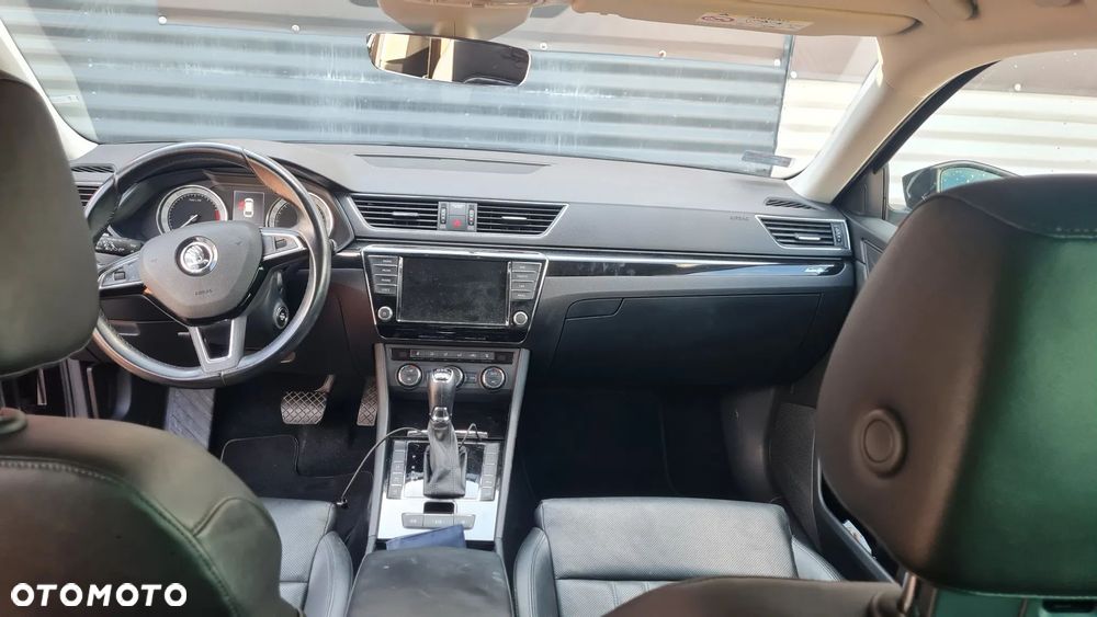 Skoda Superb 2.0 TSI L&K DSG - 9