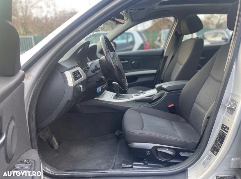 BMW Seria 3 320d DPF Touring Aut. - 15
