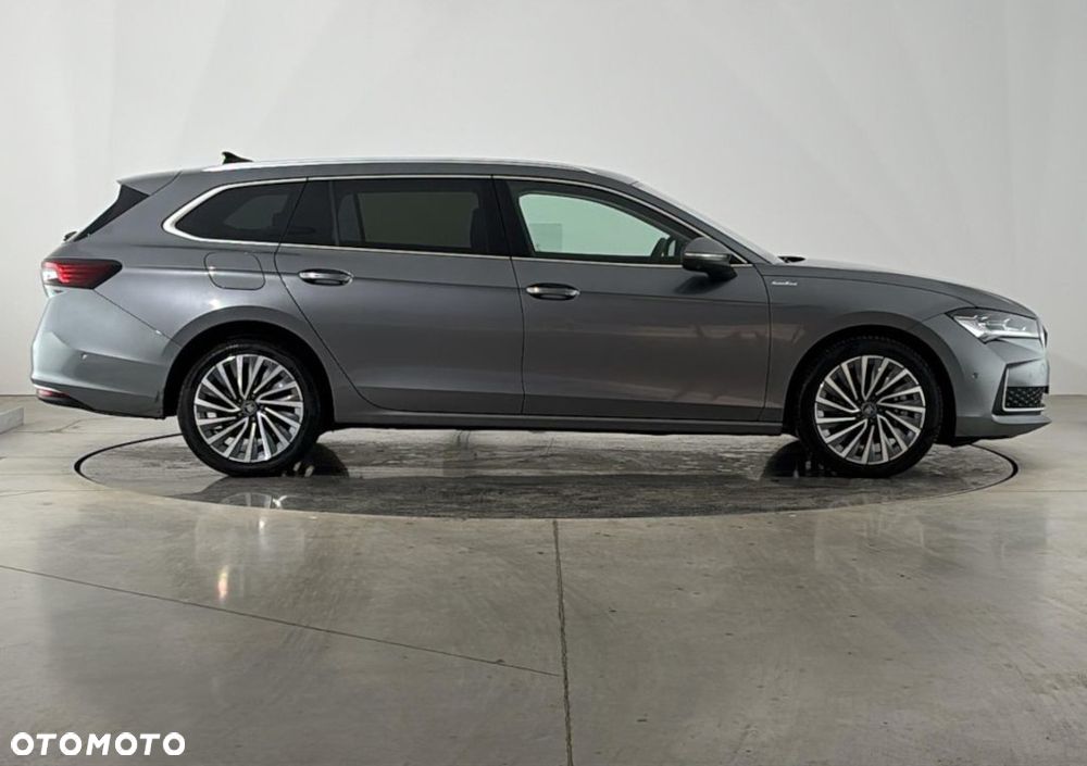 Skoda Superb 2.0 TDI SCR 4x4 L&K DSG - 9