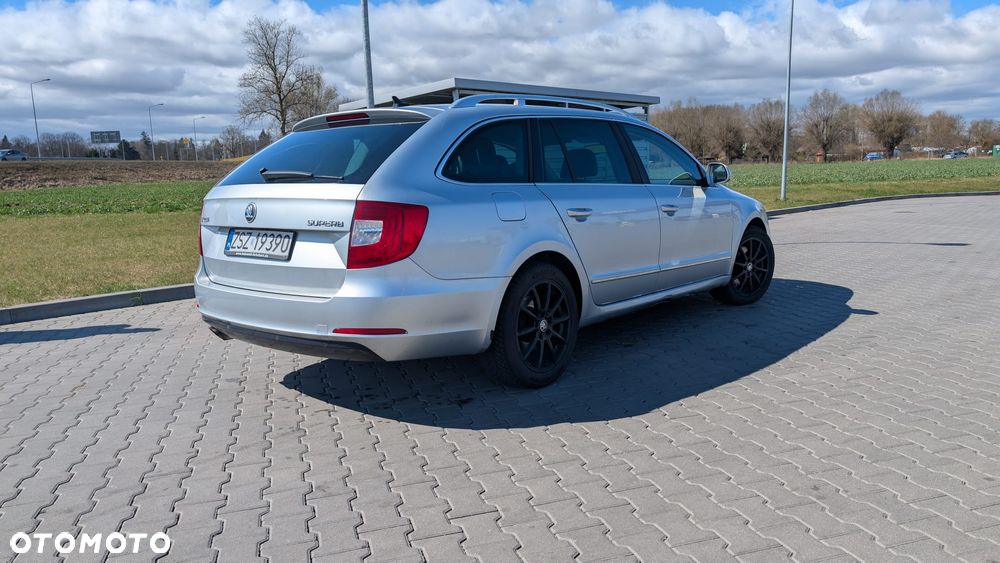 Skoda Superb 2.0 TDI Family DSG - 7
