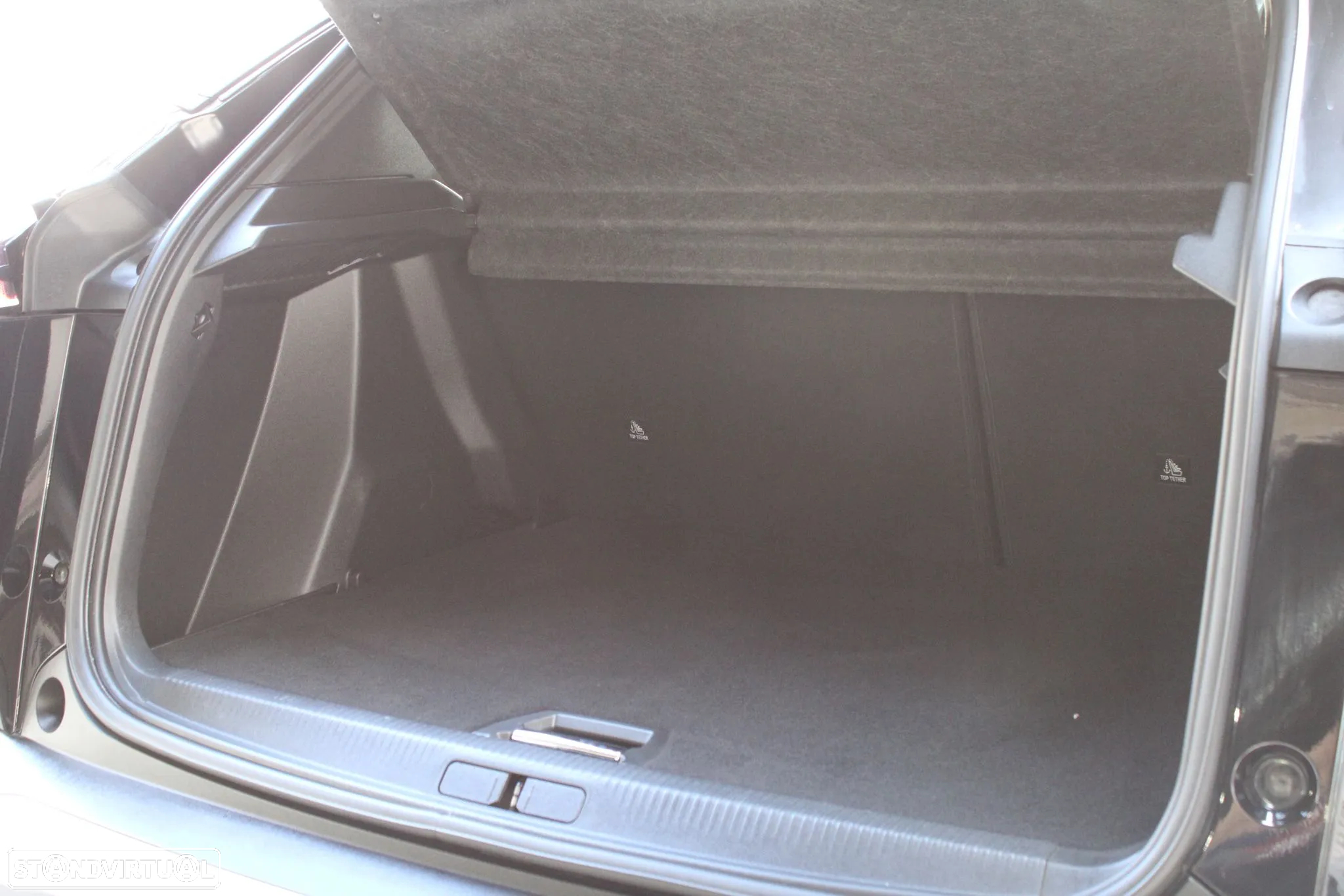 Peugeot 2008 1.2 PureTech Allure Pack EAT8 - 39