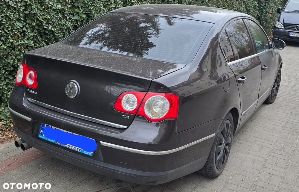 Volkswagen Passat 1.9 TDI Trendline - 2