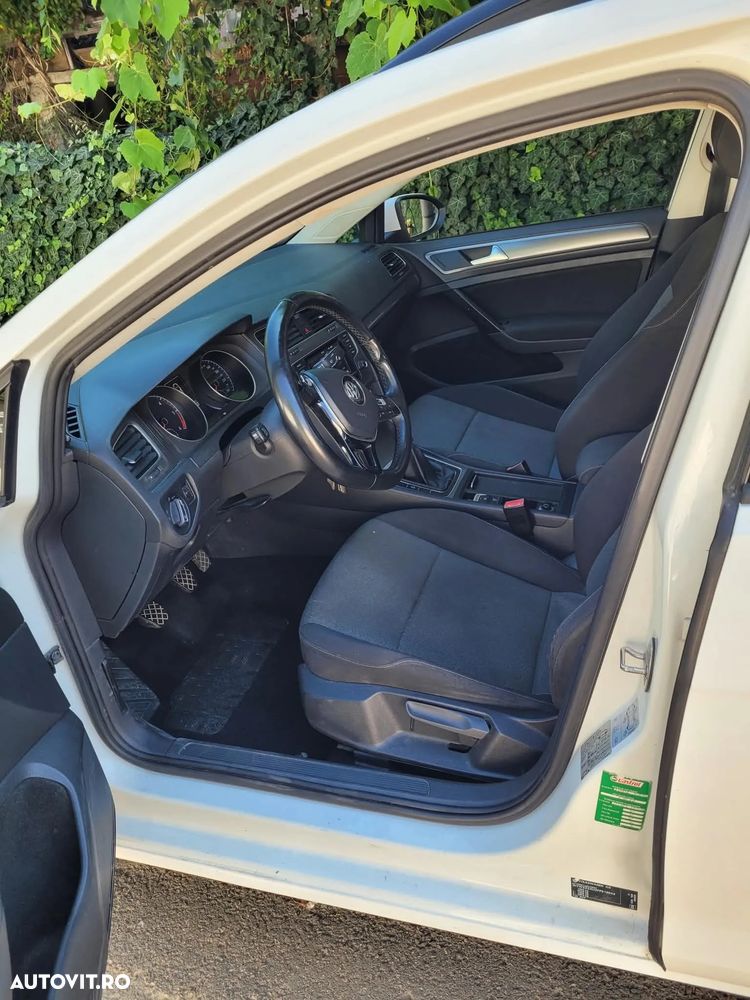 Volkswagen Golf - 15