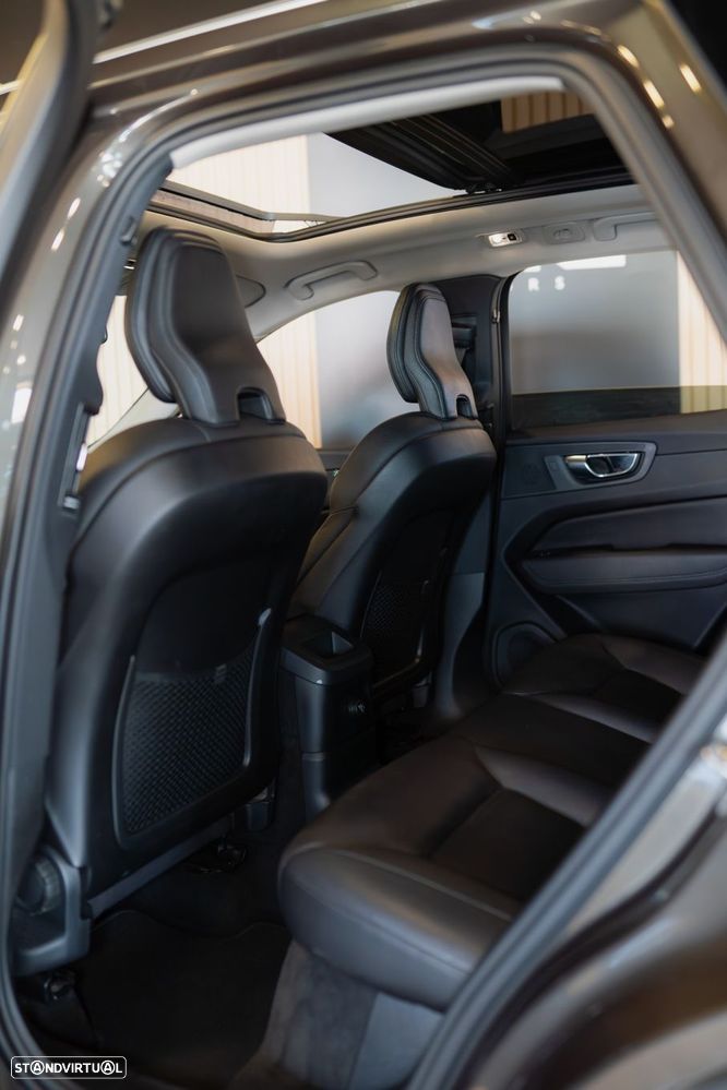 Volvo XC 60 2.0 T8 PHEV Momentum AWD - 26