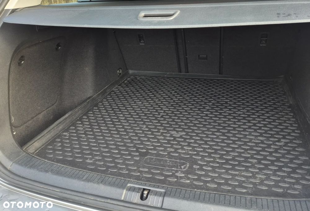 Volkswagen Golf 1.6 TDI BMT Comfortline - 10