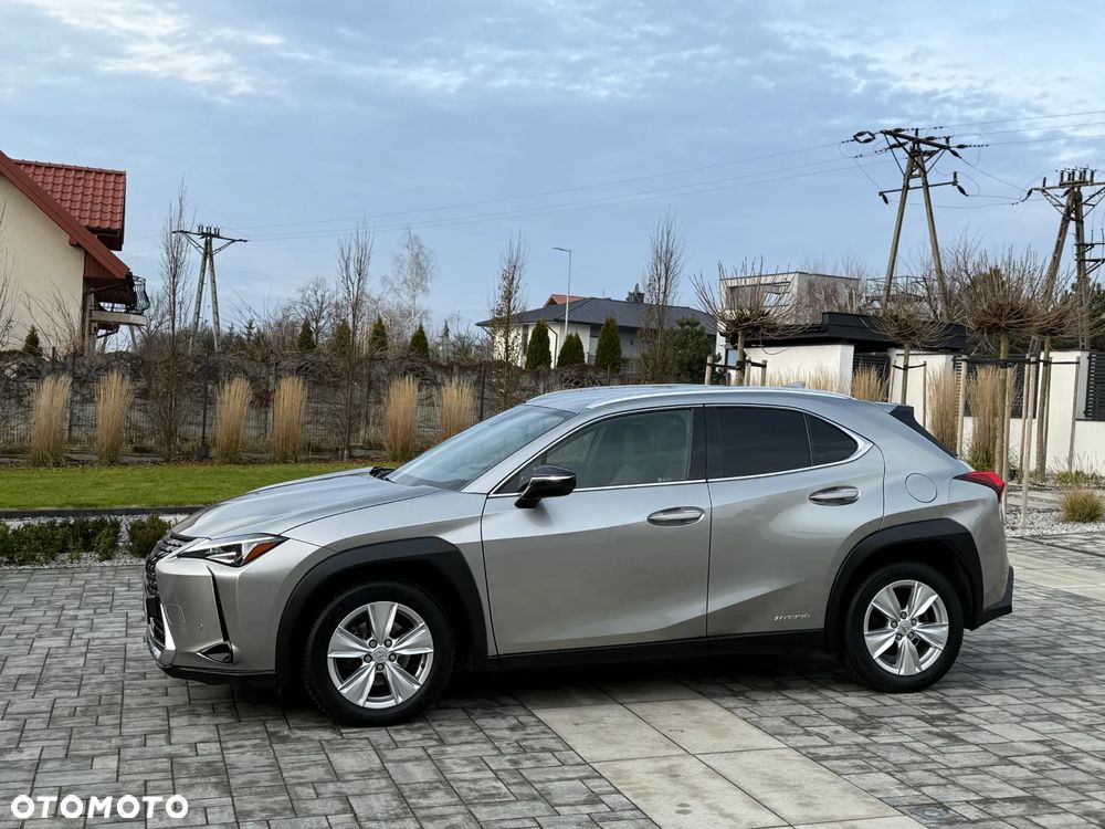 Lexus UX - 12