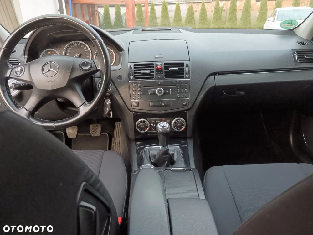 Mercedes-Benz Klasa C 180 Kompressor BlueEFFICIENCY Special Edition - 11