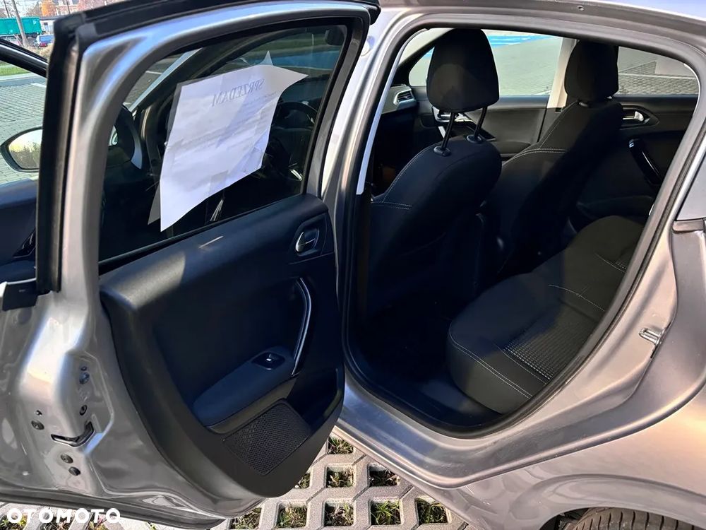 Peugeot 208 1.2 PureTech Allure - 8