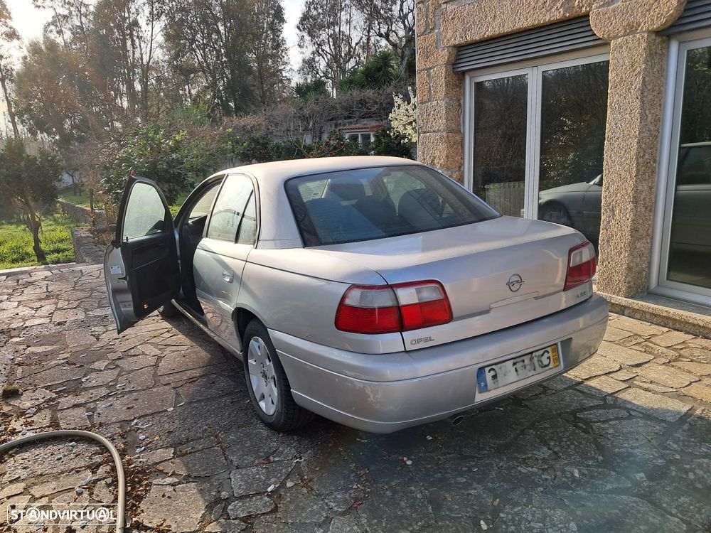 Opel Omega 2.2 Elegance - 2