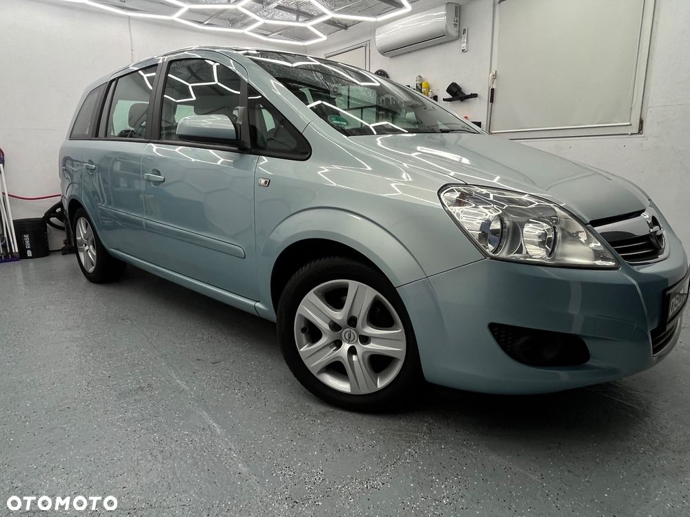 Opel Zafira - 10