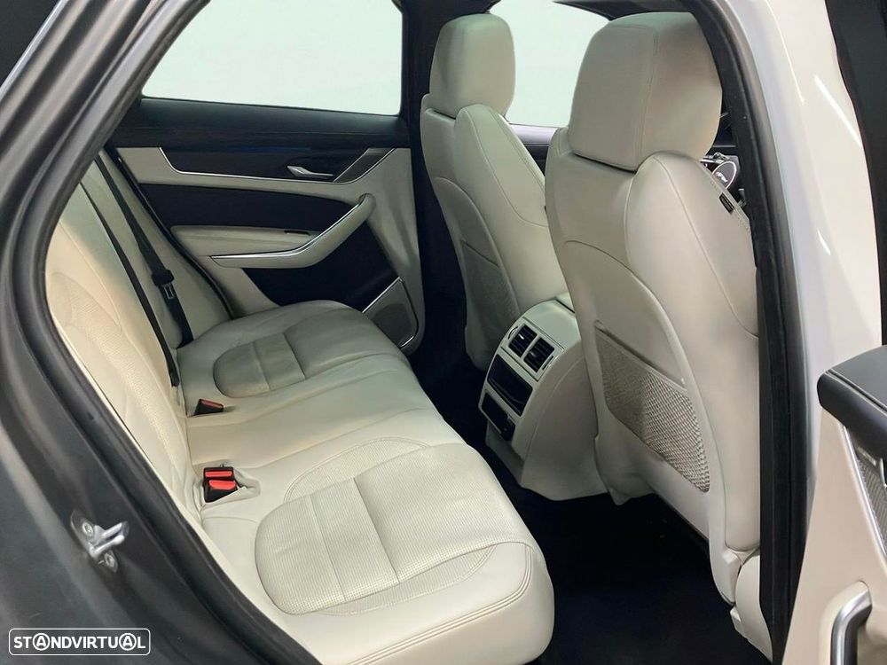 Jaguar F-Pace - 17