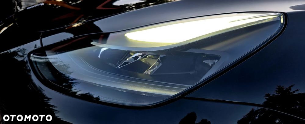 Tesla Model Y Long Range Dual Motor AWD - 5