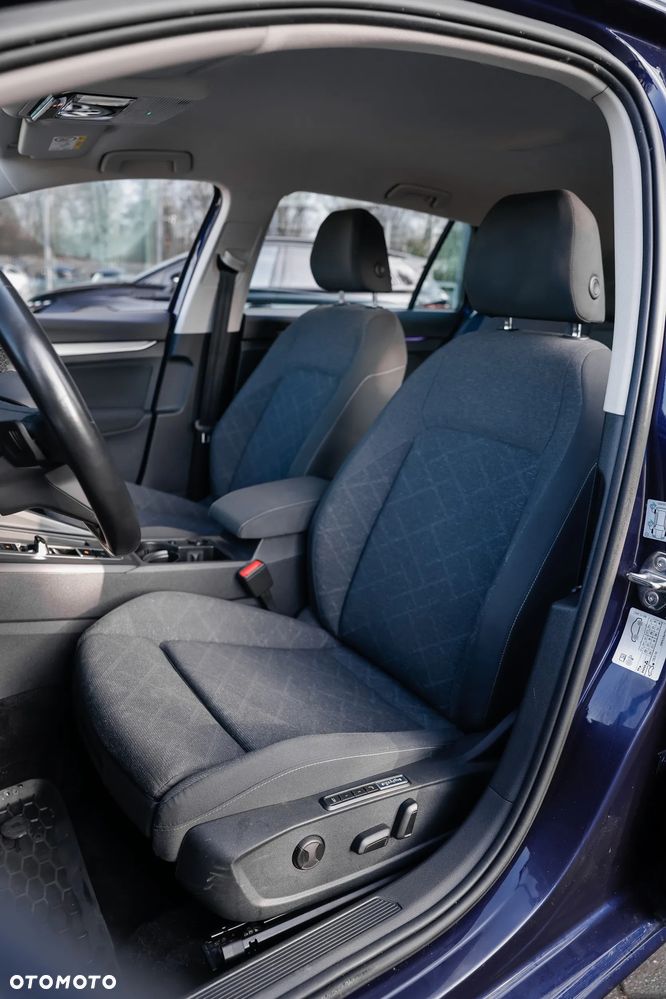 Volkswagen Golf - 11